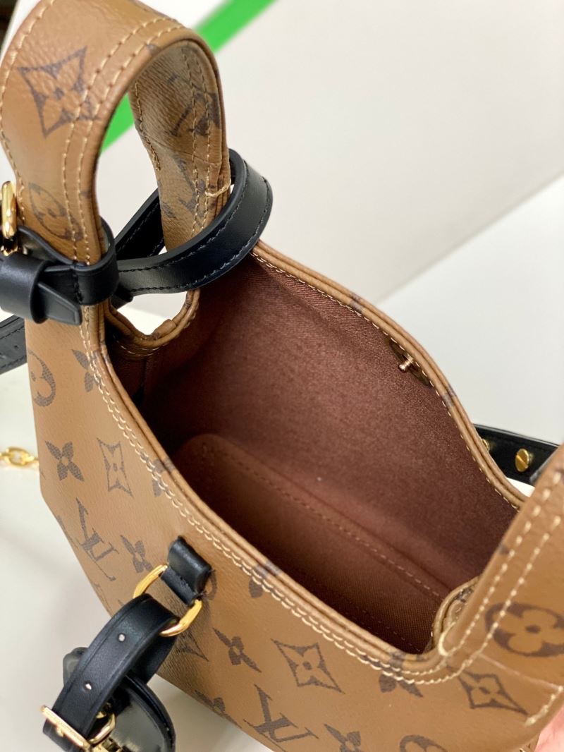 Louis Vuitton Hobo Bags